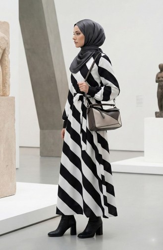 Geometrisch Gemustertes Viskosekleid Mit Gürtel 0460-03 Schwarz Weiß 0460-03