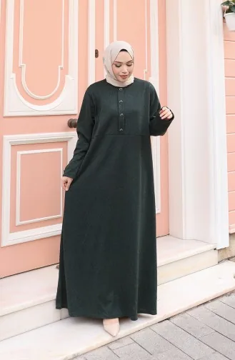 Örme Kumaş Kışlık Düğme Detaylı Tesettür Elbise 2180-01 Zümrüt Yeşili