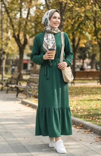 Burgunderfarbenes Geripptes Rüschenkleid Aus Stoff 2169-01 Grün 2169-01