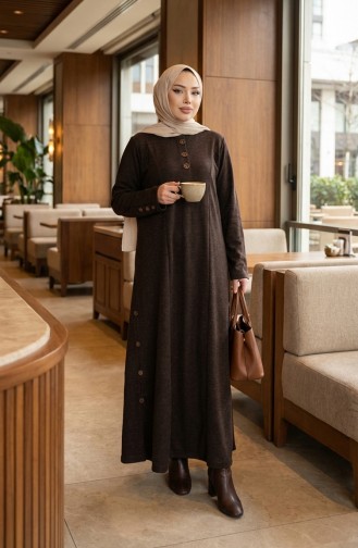 Robe D`hiver Modeste En Maille Avec Détails De Boutons 2183-02 Marron 2183-02