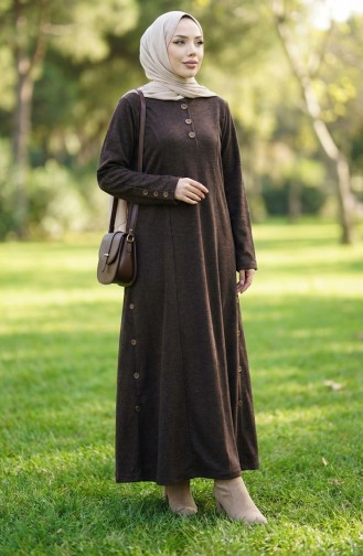 Robe D`hiver Modeste En Maille Avec Détails De Boutons 2183-02 Marron 2183-02