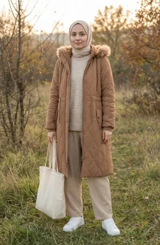 جاكيت بغطاء رأس مجعد بمقاسات كبيرة 6225-04 لون بني فاتح 6225-04