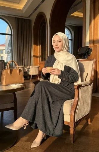 Winterkleid Aus Strickstoff Mit Knopfleiste Modell 2183-04 Schwarz 2183-04