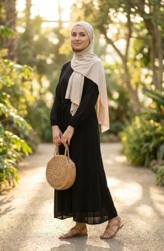 Robe Modeste à Ceinture Et à Motifs Pompons 2197-01 Noire 2197-01