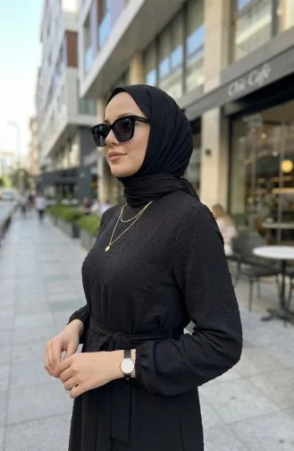 Robe Modeste à Ceinture Et à Motifs Pompons 2197-01 Noire 2197-01