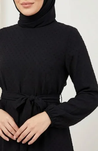 Robe Modeste à Ceinture Et à Motifs Pompons 2197-01 Noire 2197-01