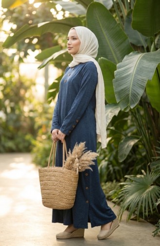 Robe D`hiver Modeste En Maille Avec Détails De Boutons 2183-01 Bleu Marine 2183-01