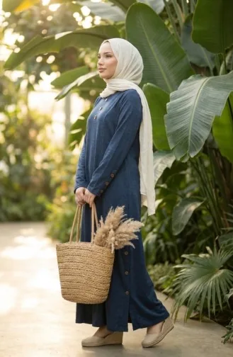 Robe D`hiver Modeste En Maille Avec Détails De Boutons 2183-01 Bleu Marine 2183-01