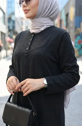 Gebreide Winterjurk Met Knoopdetails 2184-01 Zwart 2184-01