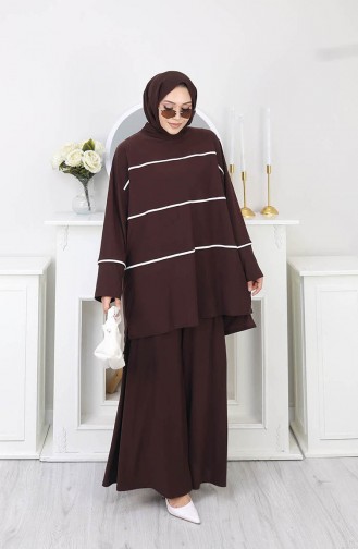 طقم مكون من قطعتين: بلوزة مخططة بلون رملي وبنطال، رقم الموديل 5800-01، لون بني 5800-01