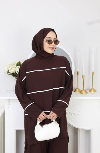 طقم مكون من قطعتين: بلوزة مخططة بلون رملي وبنطال، رقم الموديل 5800-01، لون بني 5800-01