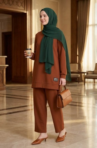 Ensemble Deux Pièces Tunique Et Pantalon Avec Emblème Couleur Beige Référence 0228-03 0228-03