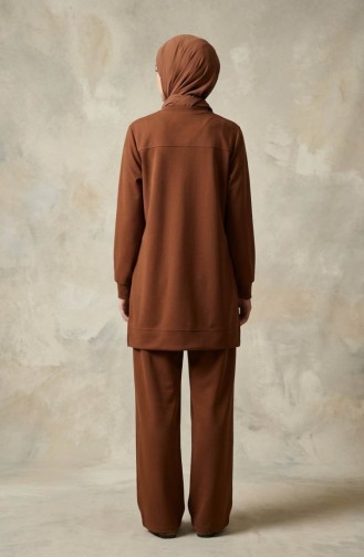 Ensemble Deux Pièces Tunique Et Pantalon Avec Emblème Couleur Beige Référence 0228-03 0228-03