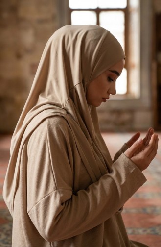 Dunkel-Beige Gebetskleid 1973-05