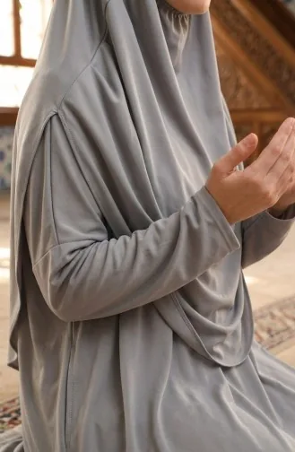 Robe de Prière Gris 1973-03