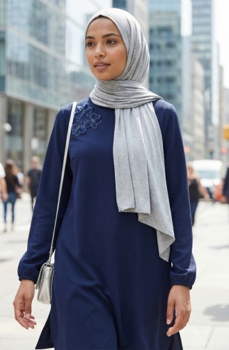 طقم مكون من قطعتين: سترة وبنطال مزينان بالأحجار، لون كحلي 0230-03 0230-03