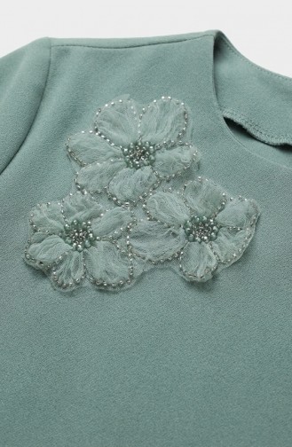 طقم مكون من قطعتين سترة وبنطال مزينان بالأحجار، لون أخضر فاتح 0230-05 0230-05