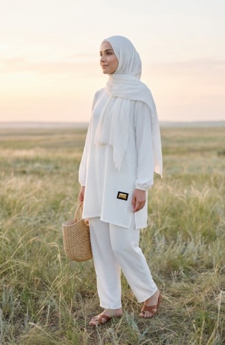 طقم مكون من قطعتين، سترة وبنطال، مزين بشعار، أبيض، 0231-02 0231-02