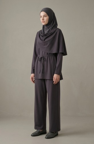 طقم مكون من قطعتين: تونيك وبنطال بتصميم منسدل مزين بتفاصيل النجوم، رقم الموديل 2209-03، اللون الرمادي 2209-03