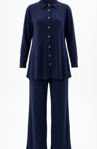 طقم مكون من قطعتين: قميص بياقة وأزرار، وسترة وبنطال، لون كحلي، رقم الموديل 2210-02 2210-02