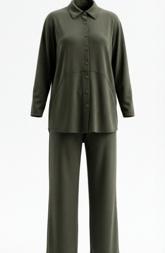 طقم مكون من قطعتين: قميص بياقة وأزرار، سترة وبنطال، لون كاكي 2210-04 2210-04