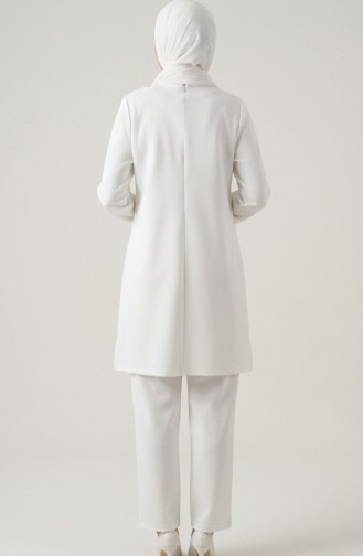 طقم مكون من قطعتين، بلوزة وبنطال مزينان بالأحجار، أبيض اللون، 0230-02 0230-02