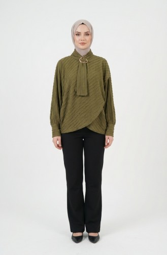 بلوزة برباط عند الرقبة 71370-03 لون زيتوني 71370-03