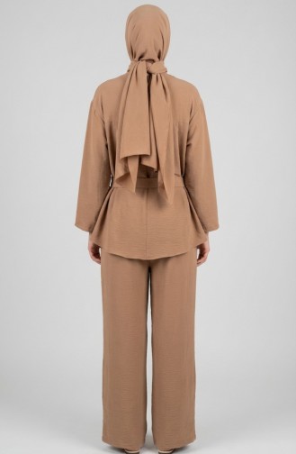 Tweedelige Set Bestaande Uit Een Tuniek En Een Broek Van Aerobin-stof Model 4141-08 Camel. 4141-08