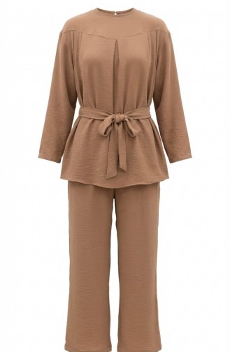 Tweedelige Set Bestaande Uit Een Tuniek En Een Broek Van Aerobin-stof Model 4141-08 Camel. 4141-08