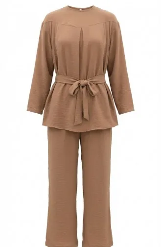 Tweedelige Set Bestaande Uit Een Tuniek En Een Broek Van Aerobin-stof Model 4141-08 Camel. 4141-08