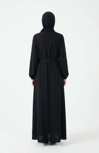 عباية سوداء مزينة بأزرار، وأكمام مطاطية، وحزام، موديل 2212-02 2212-02