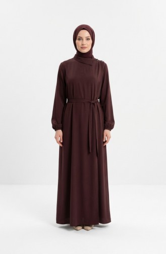 عباية بنية اللون، مزينة بأزرار وأكمام مطاطية وحزام، رقم الموديل 2212-03 2212-03