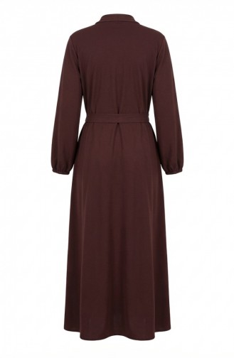 عباية بنية اللون، مزينة بأزرار وأكمام مطاطية وحزام، رقم الموديل 2212-03 2212-03