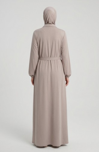 عباية بيج 2212-05 مزينة بأزرار وأكمام مطاطية وحزام 2212-05