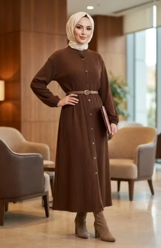 Lange Geknöpfte Winter-Abaya Mit Elastischen Ärmeln 2214-01 Tan 2214-01