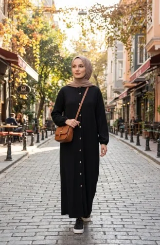 عباية شتوية طويلة بأزرار وأكمام مطاطية 2214-04 أسود 2214-04