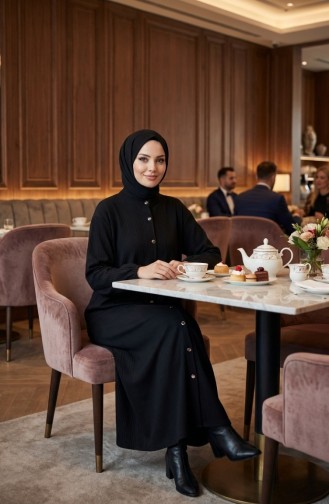 Lange Geknöpfte Winter-Abaya Mit Elastischen Ärmeln 2214-04 Schwarz 2214-04