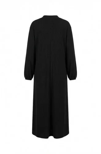 عباية شتوية طويلة بأزرار وأكمام مطاطية 2214-04 أسود 2214-04