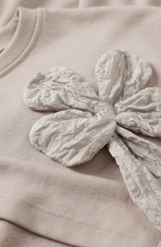 طقم مكون من قطعتين: تونيك وتنورة، مزين بفيونكة، رقم الموديل 0237-01، لون بيج. 0237-01