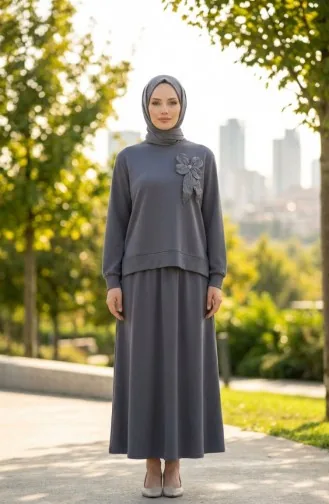 طقم مكون من قطعتين: تونيك وتنورة، مزين بفيونكة، رقم الموديل 0237-05، لون رمادي 0237-05