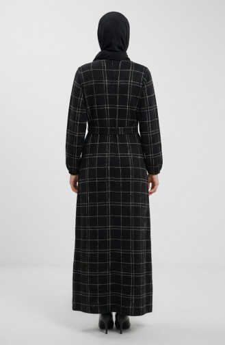فستان شتوي مخطط بحزام وأساور مطاطية 2505-04 أسود 2505-04
