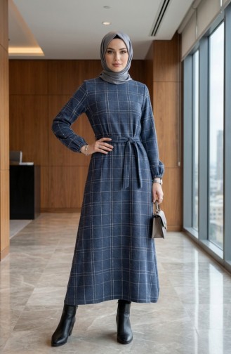 فستان شتوي مخطط بحزام وأساور مطاطية 2505-05 أزرق داكن 2505-05