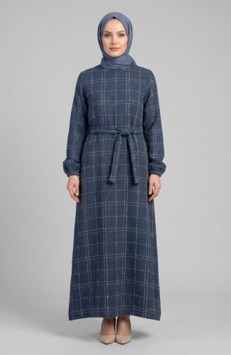 فستان شتوي مخطط بحزام وأساور مطاطية 2505-05 أزرق داكن 2505-05