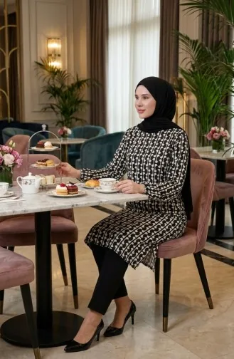 تونيك بتفاصيل شق مطبوعة رقميًا 1005A-01 باللونين الأسود والأبيض 1005A-01