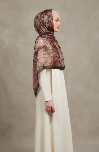 وشاح بني بنقشة زهور من العنبر 70357-12 70357-12