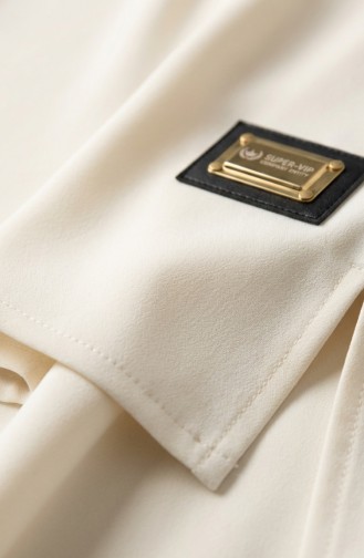 طقم مكون من قطعتين، سترة وبنطال، مزين بشعار، أبيض، 0231-02 0231-02