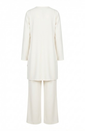 طقم مكون من قطعتين، سترة وبنطال، مزين بشعار، أبيض، 0231-02 0231-02