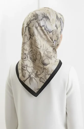 Desenli Kehribar Eşarp 70325-02 Siyah Gold