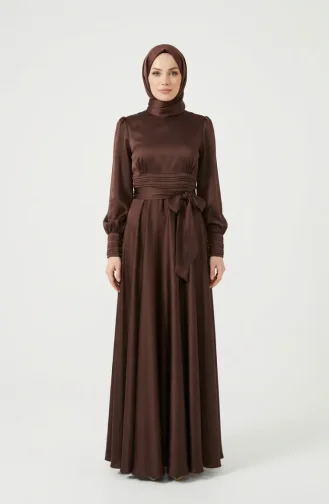 Robe De Soirée Sobre En Satin Avec Taille Plissée 5701-01 Marron 5701-01