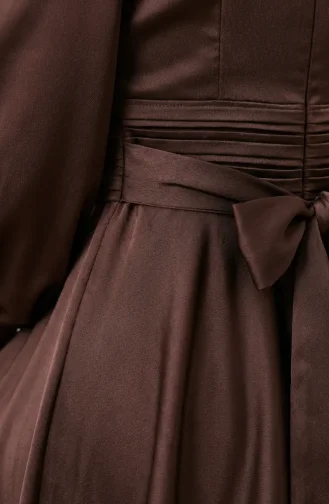 Robe De Soirée Sobre En Satin Avec Taille Plissée 5701-01 Marron 5701-01
